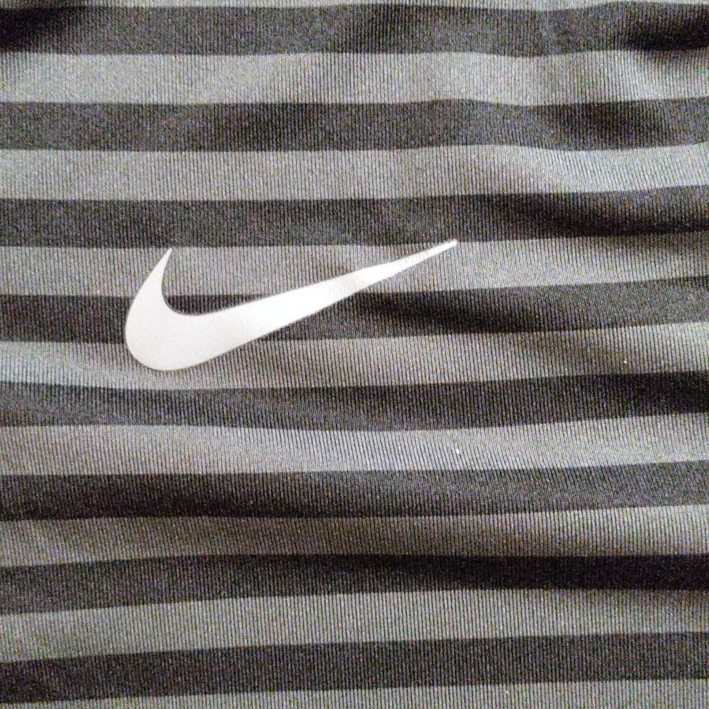 Nike Gold Polo Small Black Gray Striped Polo Shirt Dri fit Nike Golf Wear - Picture 3 of 6